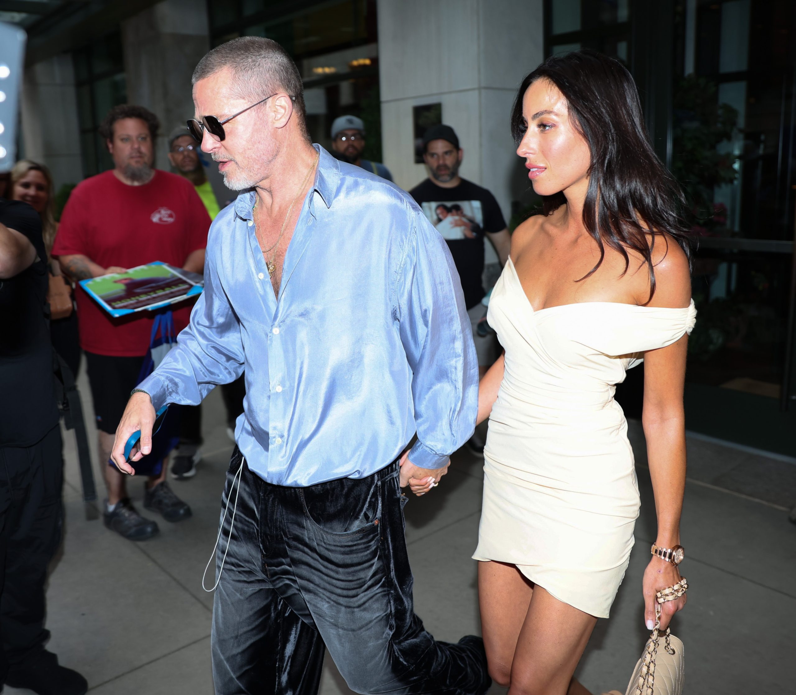 brad-pitt-baratnoje-ines-de-ramon | Marie Claire Ines De Ramon öltözéke teljesen más stílust képviselt, mégis remekül mutatott Brad Pitt mellett.